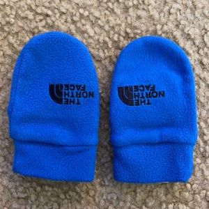 Baby/infant North Face mittens and hat